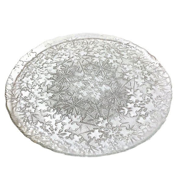 13” Round Beveled Snowflake Serving Platter - Picture 2 of 4